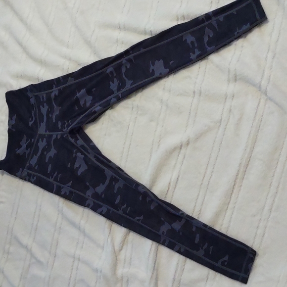 Fety high waisted leggings featured in Elle magazine in 2020 - Picture 8 of 9